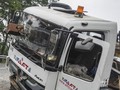 Sikap Mengemudi di Dekat Truk Hindari Tertimpa Kontainer