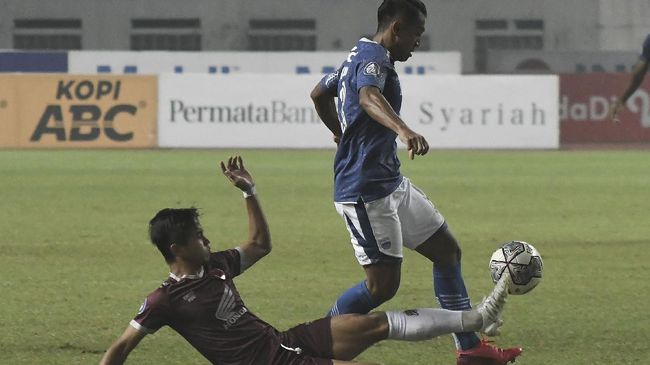 Persib menang 1-0 atas PSIS dalam lanjutan Liga 1 2021 yang berlangsung di Stadion Maguwoharjo, Sleman, Yogyakarta, Selasa (26/10).