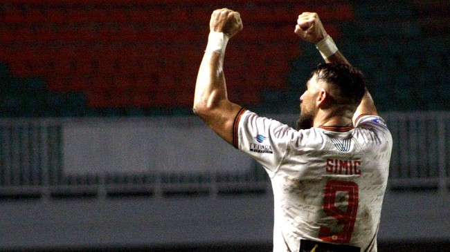 Marko Simic mendadak trending di Twitter lantaran tendangannya melambung jauh dari sasaran pada laga Persikabo 1973 vs Persija Jakarta di Liga 1.