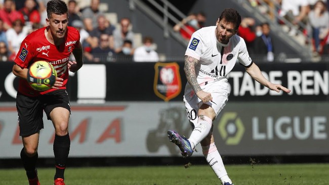 PSG yang diperkuat Lionel Messi, Kylian Mbappe, dan Neymar mengukir statistik yang memalukan saat kalah 0-2 dari Rennes di Liga Prancis.