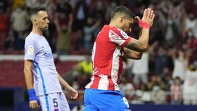 Hasil Liga Spanyol: Suarez Antar Atletico Hajar Barcelona