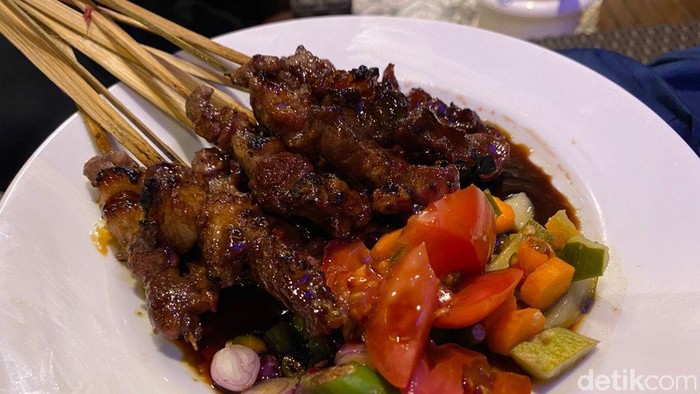 Ada Bandrek dan Sate Kambing Legendaris Bogor di Kafe Rooftop Keren