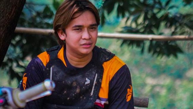 Robby Shine mengatakan tak keberatan mencabut laporan di polisi jika Billy Syahputra minta maaf ke istrinya, Nastasya Shine.