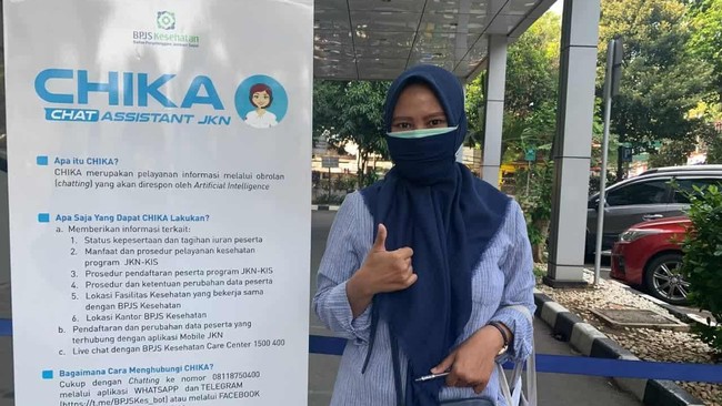 Warga Jakarta Selatan, Retno mengapresiasi penerapan protokol kesehatan saat layanan tatap muka di Kantor Cabang BPJS Kesehatan.