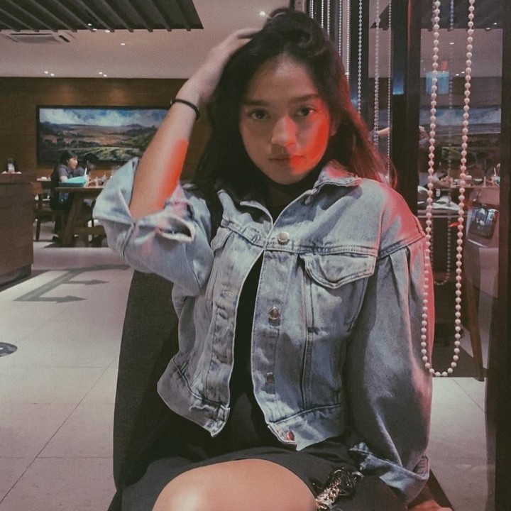 <p>Banyak netizen yang meninggalkan komentar positif pada <em>posting</em>-<em>an</em> Dhinda, nih. Mereka pun mendoakan agar prestasi Dhinda makin bersinar dan terus menorehkan berbagai prestasi di kancah dunia olahraga. (Foto: Instagram: @dindasabilajh)</p>
