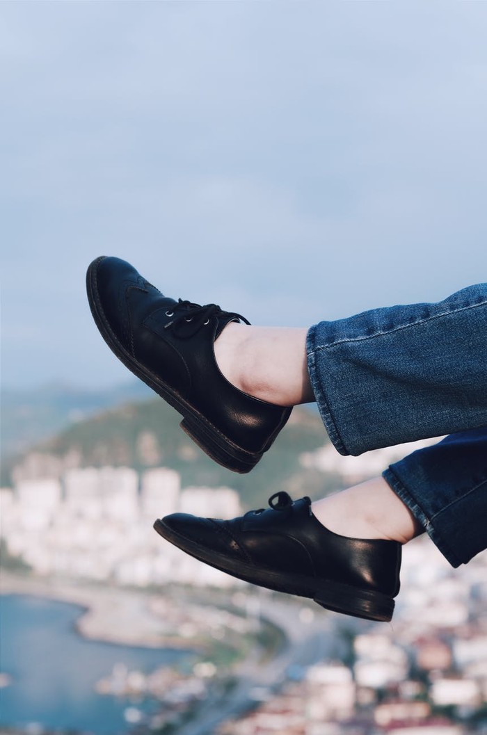 Mengenal Kepribadian Seseorang dari Memakai Sepatu