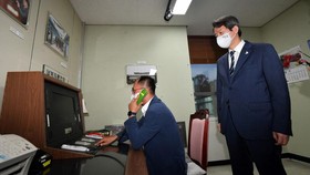 Korut dan Korsel Resmi Buka Lagi Jalur Telepon Khusus