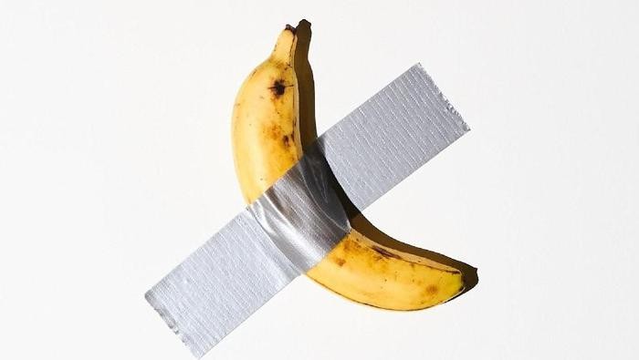 Karya Seni Pisang Ciptaan Maurizio Cattelan