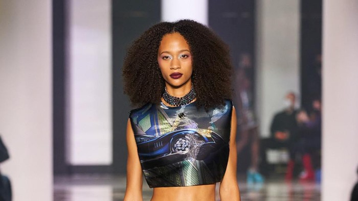 Lanvin Jadikan Film Batman Sebagai Inspirasi Koleksi Terbarunya yang Glamor di Paris Fashion Week