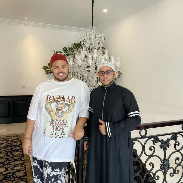 <p>Ivan Gunawan juga telah membeli lampu kristal impiannya. Lampu tersebut dipakai untuk menerangi rumah dan memberi kesan yang sangat elegan. (Foto: Instagram @ivan_gunawan)</p>