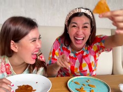 Serunya Syahnaz Sadiqah dan Nisya Ahmad Lomba Bikin Permen Dalgona Squid Game