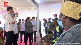 VIDEO: Jokowi Janjikan Rumah Untuk 50 Warga Suku Asmat