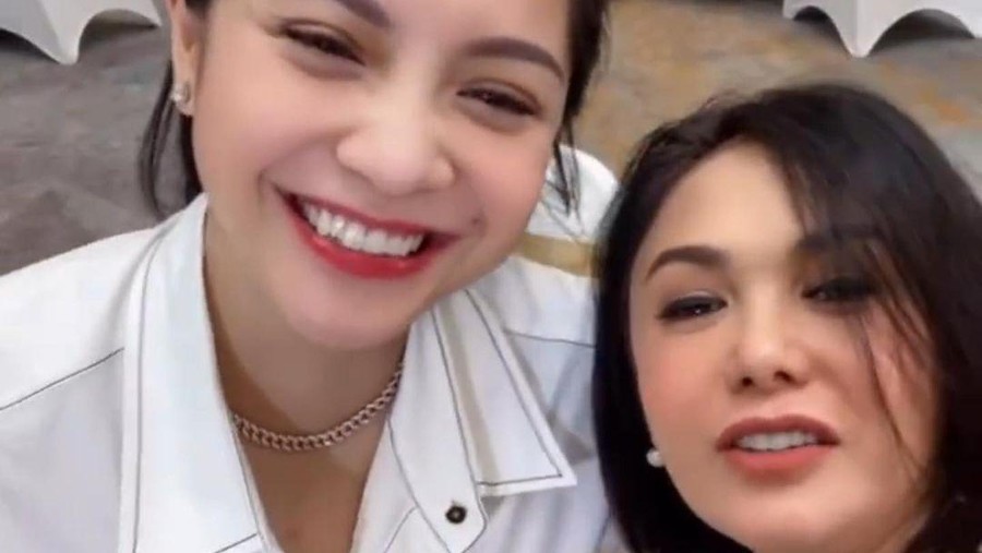 Adem Lihatnya, Yuni Shara Sapa dan Elus Baby Bump Nagita Slavina Adem Lihatnya, Yuni Shara Sapa dan Elus Baby Bump Nagita Slavina