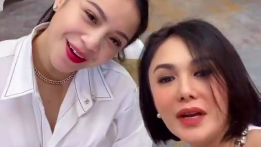 Adem Lihatnya, Yuni Shara Sapa dan Elus Baby Bump Nagita Slavina Adem Lihatnya, Yuni Shara Sapa dan Elus Baby Bump Nagita Slavina