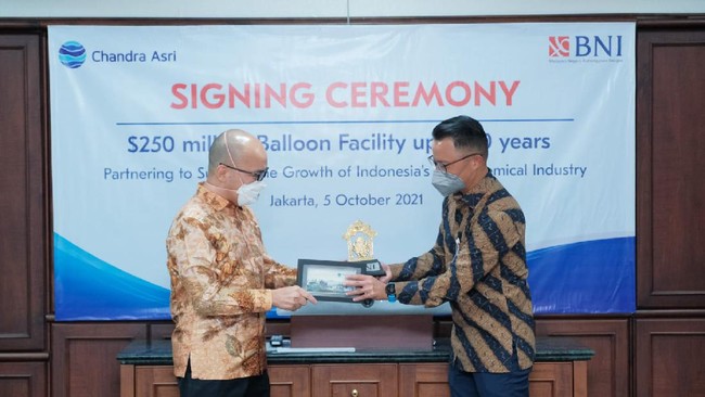 PT BNI dan PT Chandra Asri Petrochemical meneken kerja sama fasilitas pembiayaan dengan balloon paymen sebesar US$250 juta atau sekitar Rp3,5 triliun.