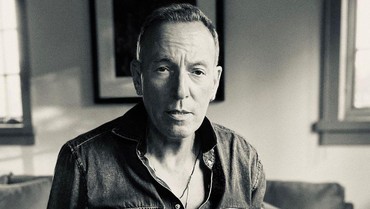img-title Harmonika & Lirik Tulisan Tangan Bruce Springsteen Dilelang Ratusan Juta