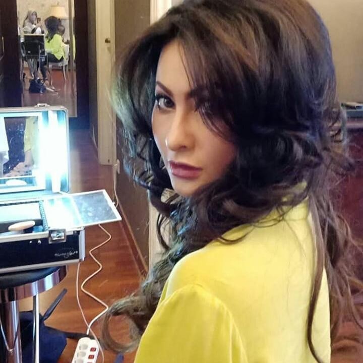 <p>Meski begitu, penampilan wanita berusia 47 tahun itu tampaknya tak memudar. Ia tetap menawan seperti dahulu, Bunda. (Foto: Instagram @_dianapungky_)</p>