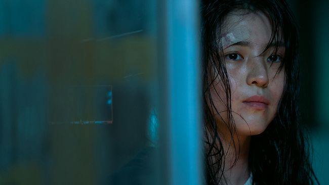 Han So-hee mengatakan berat badannya bertambah 10 kilogram demi membintangi My Name. Kenaikan berat badan itu usai rutin fitness demi memerankan Yoon Ji-woo.