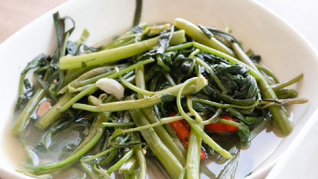 Belakangan, lini masa tengah ramai dengan popularitas sate kangkung hingga viral di media sosial. Bagaimana cara membuat sate kangkung?
