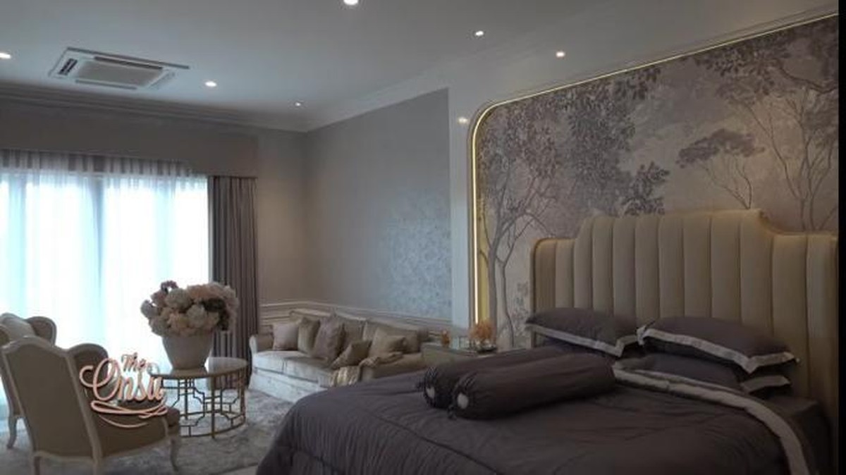 Ivan Gunawan baru saja menggelar syukuran karena rumah mewahnya hampir selesai direnovasi&period; Yuk intip rumah mewahnya&excl;