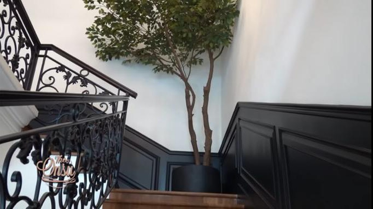 Ivan Gunawan baru saja menggelar syukuran karena rumah mewahnya hampir selesai direnovasi&period; Yuk intip rumah mewahnya&excl;