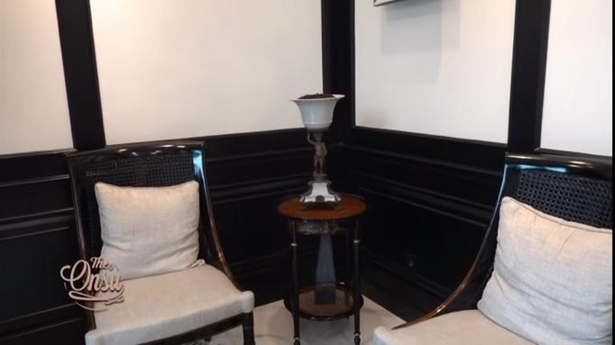 Ivan Gunawan baru saja menggelar syukuran karena rumah mewahnya hampir selesai direnovasi&period; Yuk intip rumah mewahnya&excl;