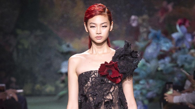 Jung Ho Yeon di Catwalk