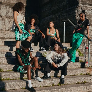 img-title Koleksi Kolaborasi H&M dengan No Fear Hadirkan Nostalgia Gaya Streetwear Era 90an