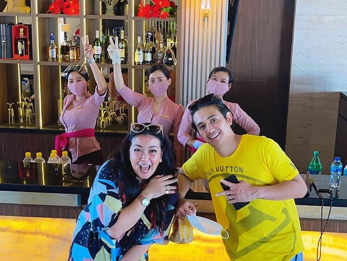 Penampilan Jennifer Jill usai jalani rehabilitasi karena kasus narkoba disebut makin langsing dan tirus&period; Yuk kita intip&excl;