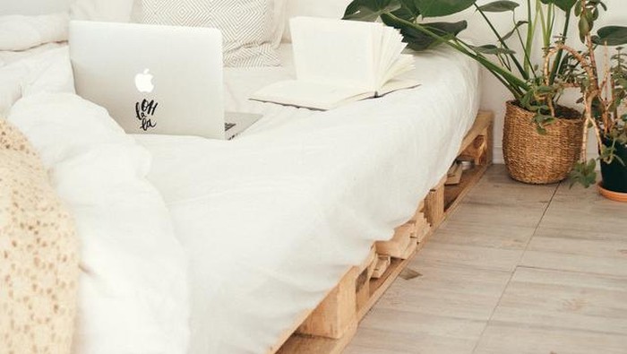 Tidur Kurang Nyenyak? Tata Kembali Kamarmu dengan Tips Fengshui, Pindah Posisi Kasur Jika Perlu!