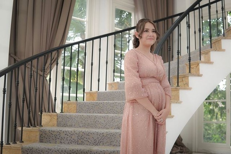 Potret Amanda Manopo dengan Baby Bump yang Menggemaskan!