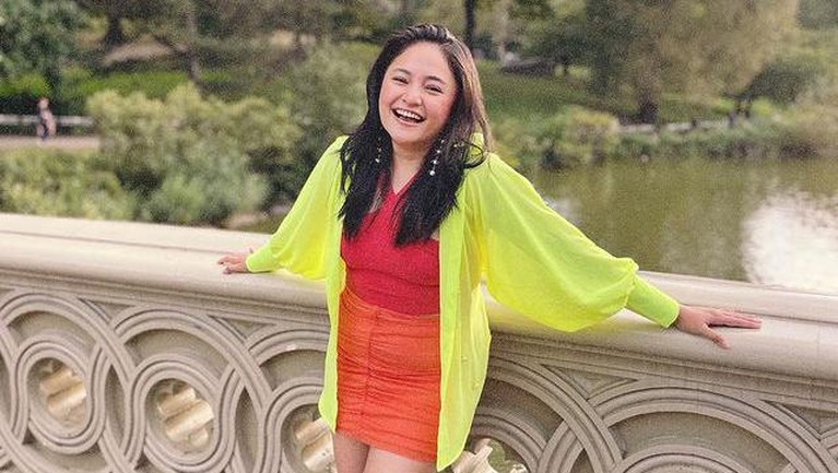Potret Bahagia Marshanda Jalani Pengobatan Penyakit Bipolar di Amerika Marshanda sedang berada di Amerika Serikat untuk menjalani pengobatan penyakit bipolar yang ia derita. Yuk intip!