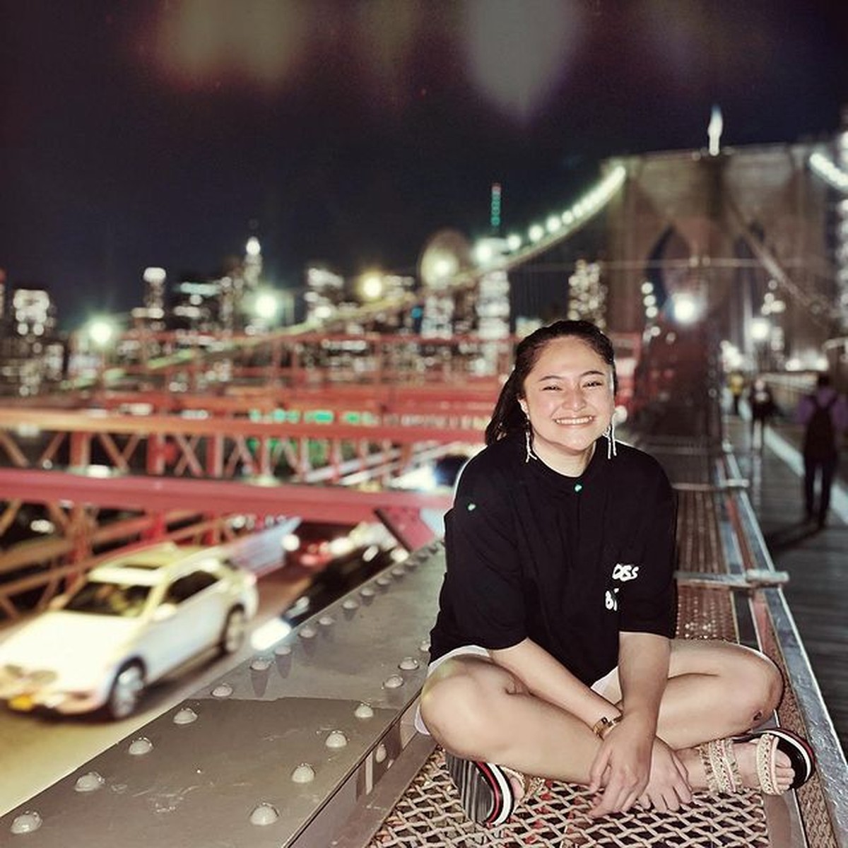 Marshanda sedang berada di Amerika Serikat untuk menjalani pengobatan penyakit bipolar yang ia derita&period; Yuk intip&excl;