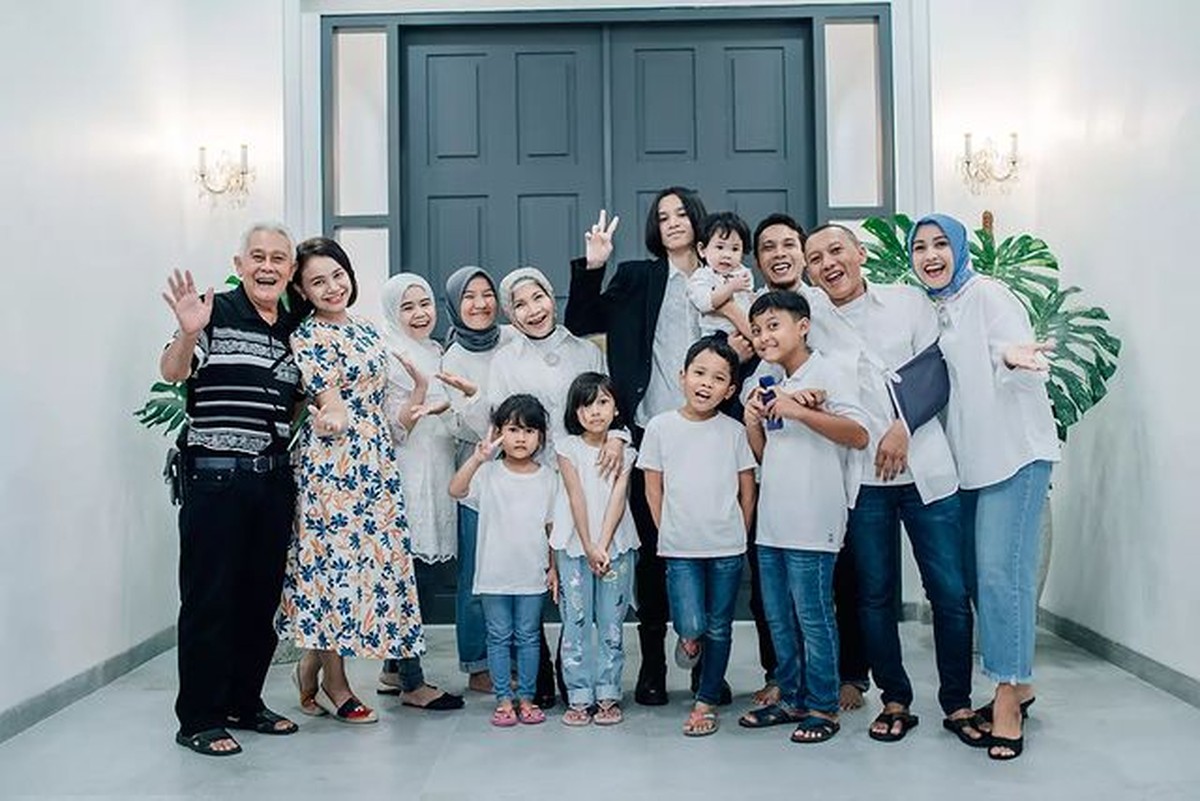 Rizky Langit Ramadhan adalah putra semata wayang beranjak remaja Rossa yang baru saja berulang tahun&period; Yuk intip potretnya&excl;