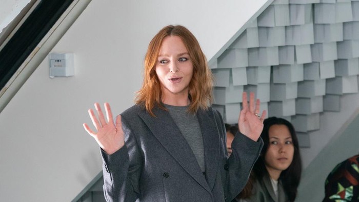 Sukses dan Memberi Pengaruh Positif, 5 Desainer Ini Mendapat Gelar Kebangsawanan dari Kerajaan Inggris! Siapa Saja?