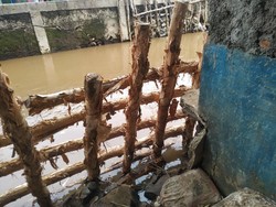 Takut Tanggul Sementara Jebol, Warga Kawasan Hek Minta Perbaikan Permanen