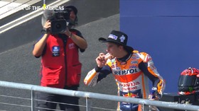 VIDEO: Marquez Makan Donat Usai Menang MotoGP Amerika