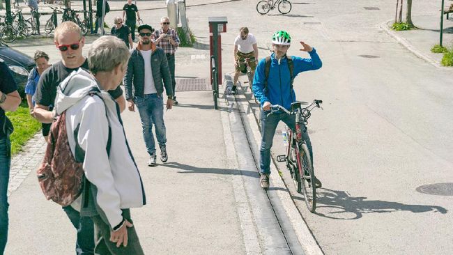Demi menggairahkan minat bersepeda yang dapat menekan masalah polusi udara, pemerintah Norwegia membangun trampe alias lift sepeda.