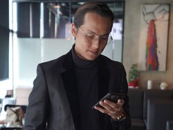 Potongan Rambut Lawas Andhika Pratama Undang Gelak Tawa Rekan Artis