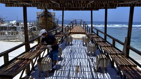 Pantai Melasti Bali Dilalap Api Minggu Pagi
