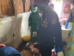 Damkar Evakuasi Ibu Hendak Melahirkan di Jakbar, Bayi Meninggal Usai Lahir