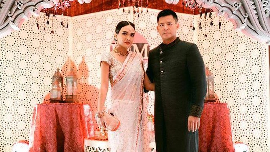 Diisukan Retak, Intip Momen Mesra Shandy Aulia dan Sang Suamii 10 Tahun Menikah Diisukan Retak, Intip Momen Mesra Shandy Aulia dan Sang Suamii 10 Tahun Menikah