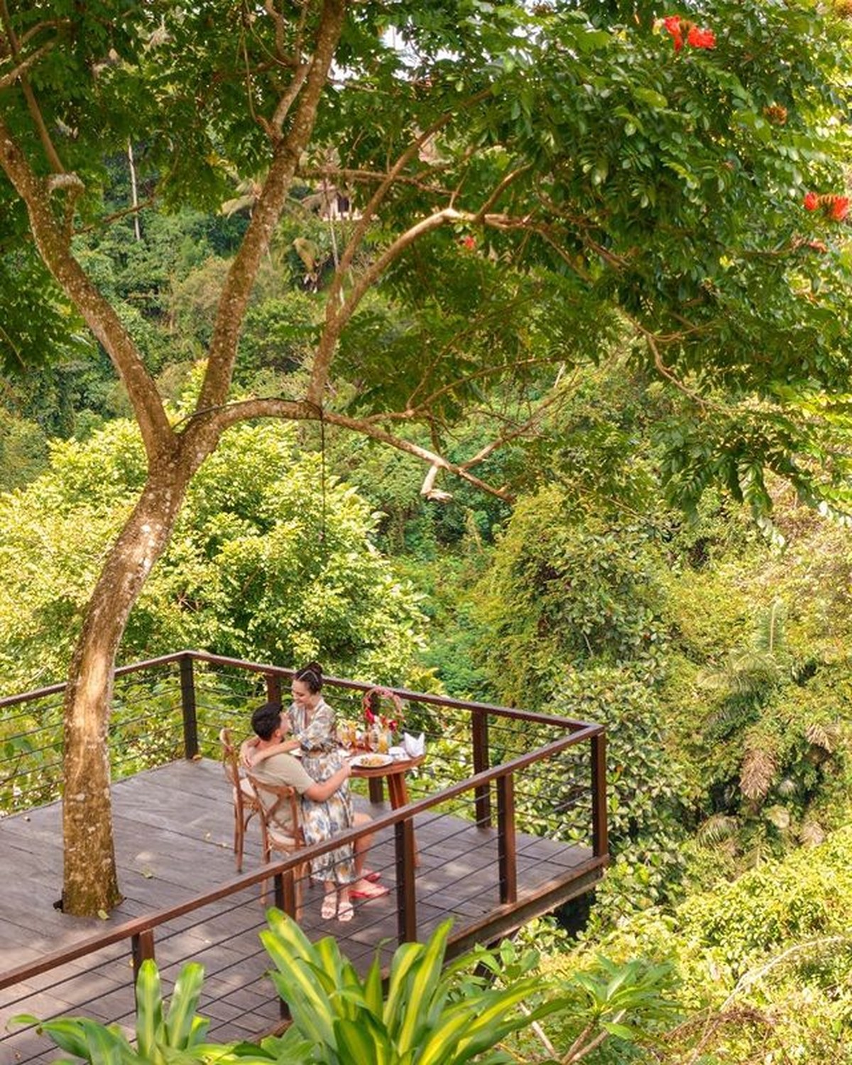 Diisukan Retak&comma; Intip Momen Mesra Shandy Aulia dan Sang Suamii 10 Tahun Menikah