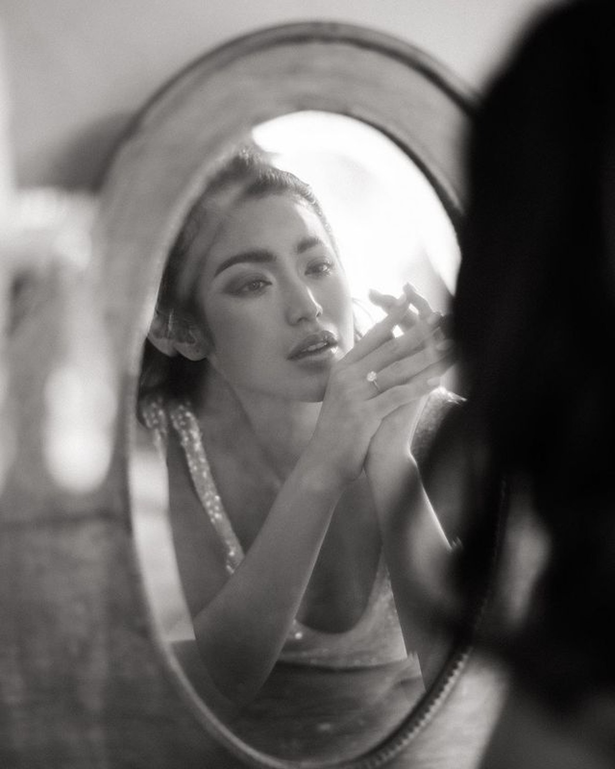 Jessica Iskandar dan Vincent Verhaag menjalani prosesi pemotretan prewedding&period; Yuk kita intip potretnya&excl;