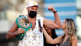 FOTO: Grand Arrival Fury vs Wilder