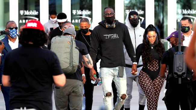 Tyson Fury mengancam akan menghancurkan wajah Deontay Wilder pada pertarungan gelar juara dunia kelas berat WBC, Minggu (10/10) pagi WIB.