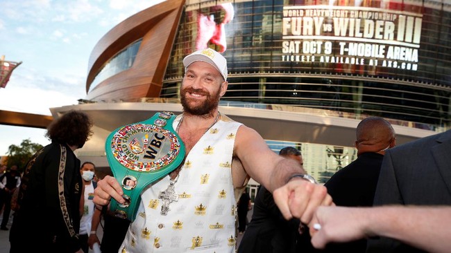 Tyson Fury bisa membuat lompatan dari tinju ke Mixed Martial Arts (MMA) setelah pensiun dari tinju.