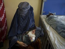 Kisah Pilu Keluarga Afghanistan Kelaparan, Jual Bayi Rp 7 Juta!