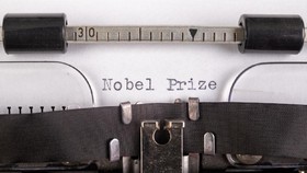 Dua Ilmuwan Menangkan Penghargaan Nobel Kimia 2021