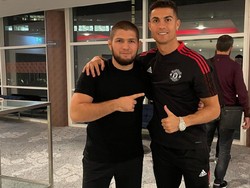Ketika Ronaldo Coba Takedown Khabib Nurmagomedov